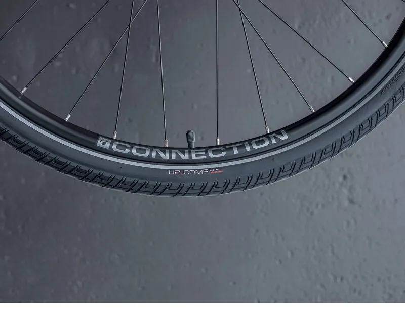 Trek Dual Sport 2 Equipped Stagger Gen 4 in Trek Black-5